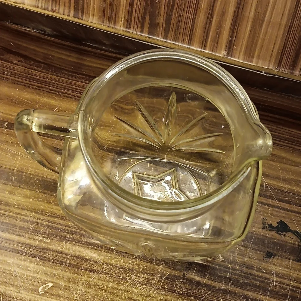 Vintage 1950s mcm Federal Glass Starburst 1 qt pitcher
